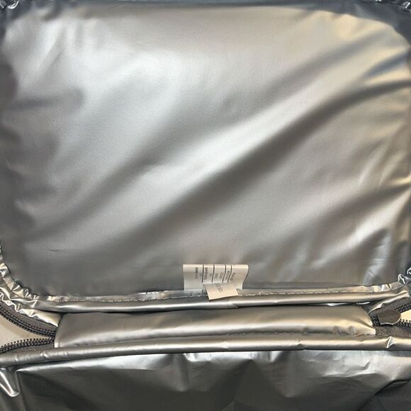 Iglooo Gray Cooler Bag.NWT - Picture 7 of 8
